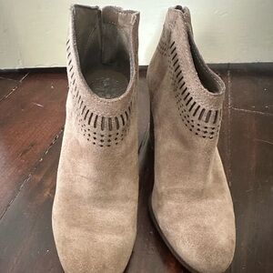 Dolce Vita tan ankle boots